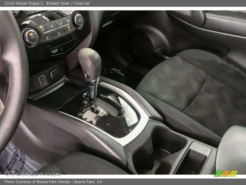 Brilliant Silver / Charcoal 2016 Nissan Rogue S