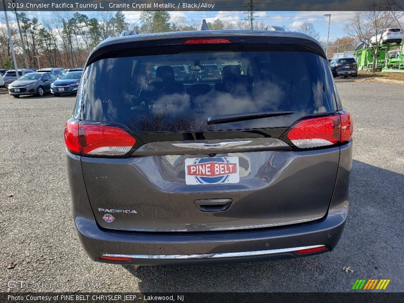 Granite Crystal Metallic / Black/Alloy 2019 Chrysler Pacifica Touring L