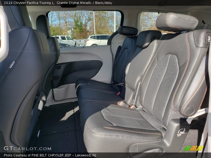 Granite Crystal Metallic / Black/Alloy 2019 Chrysler Pacifica Touring L