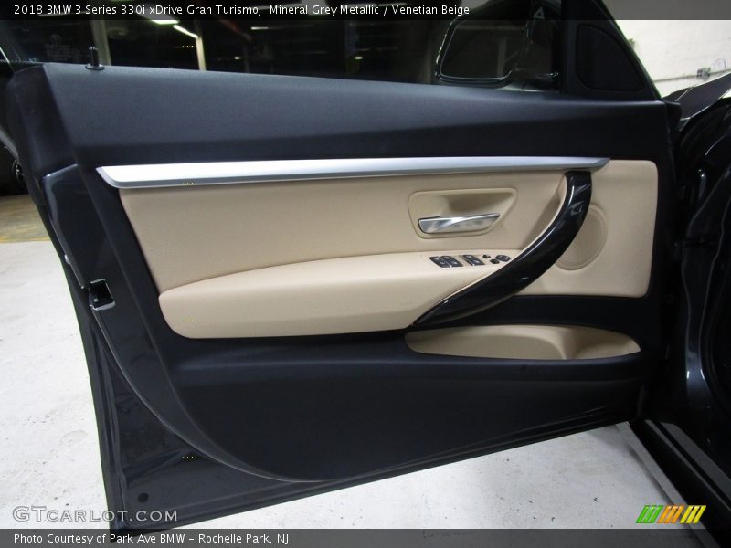 Door Panel of 2018 3 Series 330i xDrive Gran Turismo