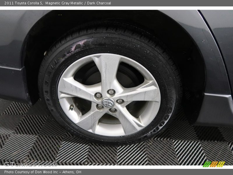 Magnetic Gray Metallic / Dark Charcoal 2011 Toyota Corolla S