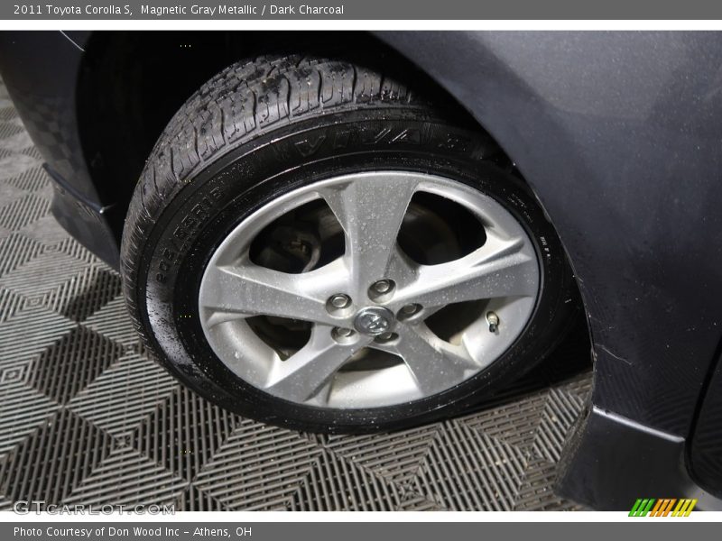 Magnetic Gray Metallic / Dark Charcoal 2011 Toyota Corolla S