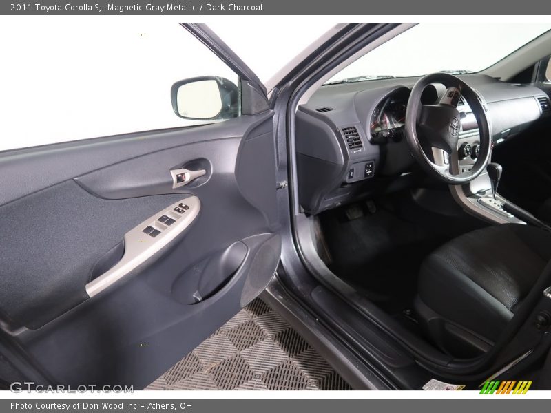 Magnetic Gray Metallic / Dark Charcoal 2011 Toyota Corolla S