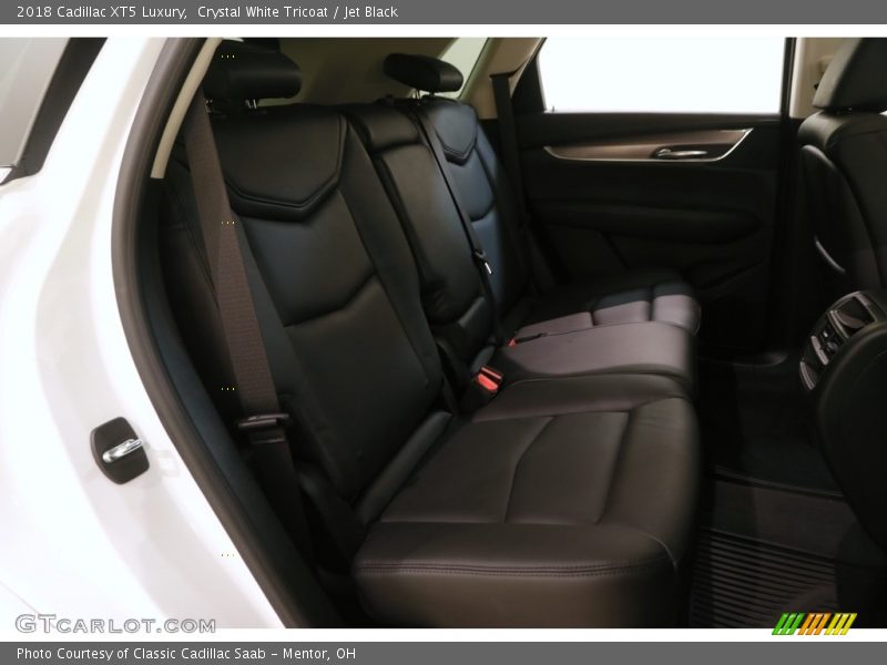 Crystal White Tricoat / Jet Black 2018 Cadillac XT5 Luxury
