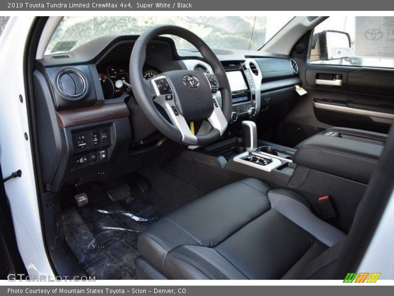 Super White / Black 2019 Toyota Tundra Limited CrewMax 4x4