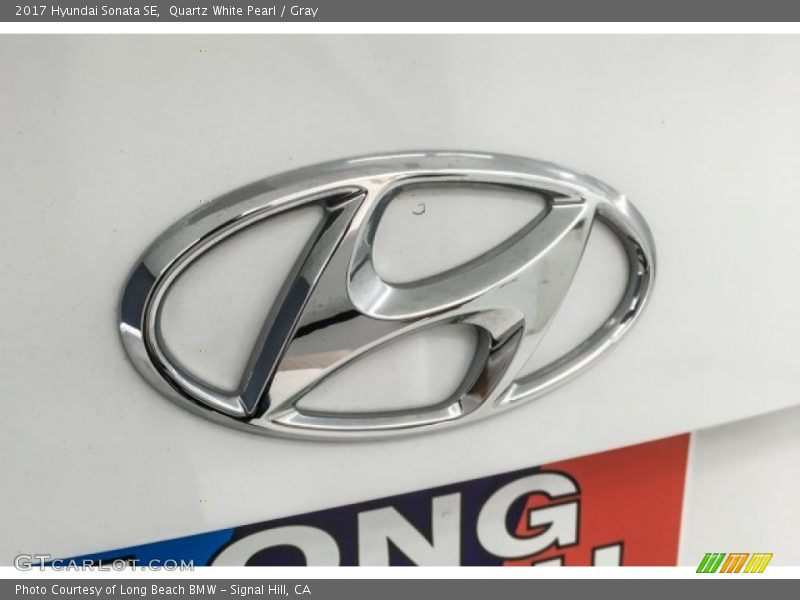 Quartz White Pearl / Gray 2017 Hyundai Sonata SE