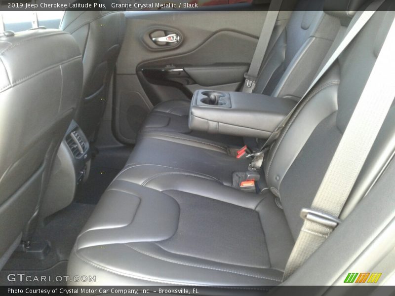 Granite Crystal Metallic / Black 2019 Jeep Cherokee Latitude Plus