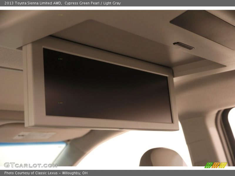 Cypress Green Pearl / Light Gray 2013 Toyota Sienna Limited AWD