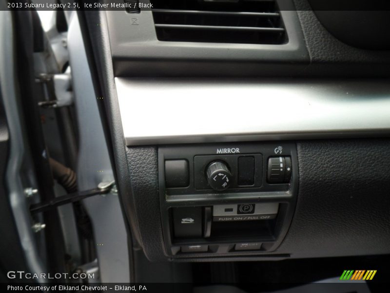 Ice Silver Metallic / Black 2013 Subaru Legacy 2.5i