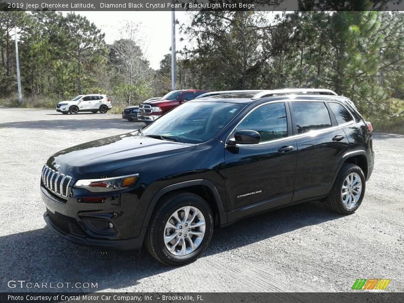 Diamond Black Crystal Pearl / Black/Light Frost Beige 2019 Jeep Cherokee Latitude