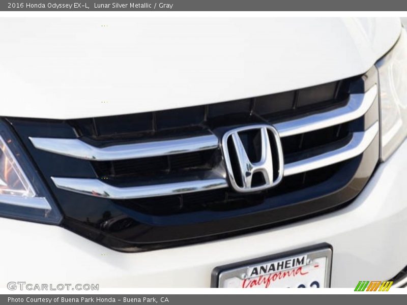 Lunar Silver Metallic / Gray 2016 Honda Odyssey EX-L