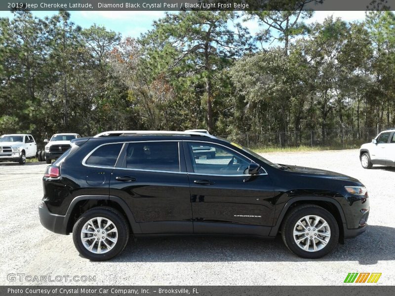Diamond Black Crystal Pearl / Black/Light Frost Beige 2019 Jeep Cherokee Latitude