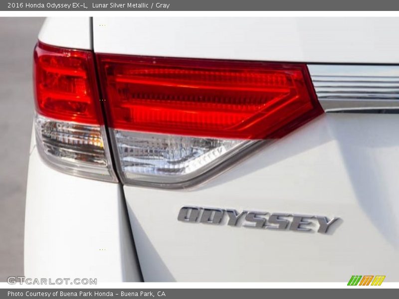 Lunar Silver Metallic / Gray 2016 Honda Odyssey EX-L