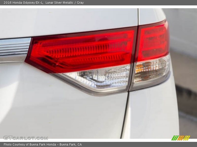 Lunar Silver Metallic / Gray 2016 Honda Odyssey EX-L