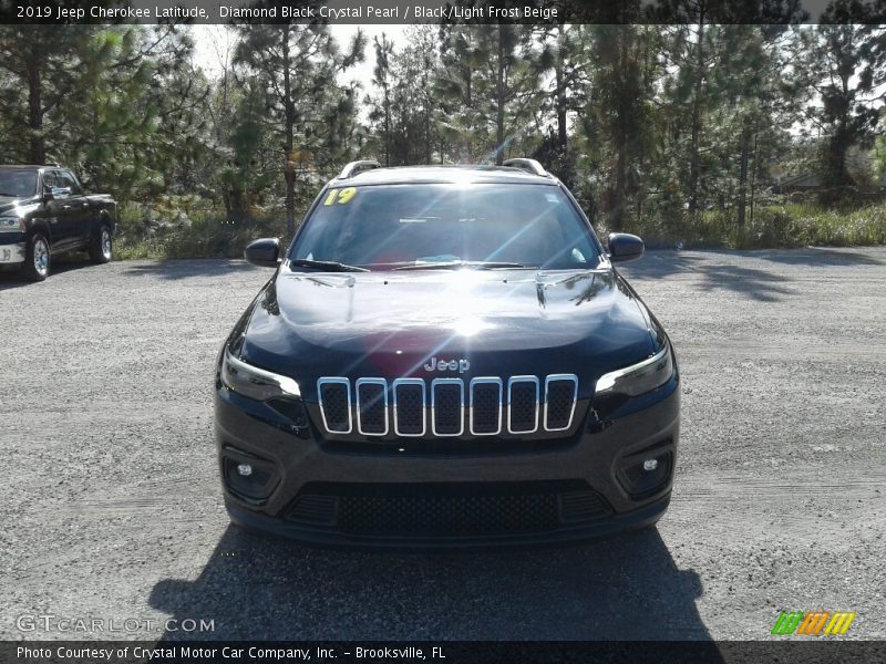 Diamond Black Crystal Pearl / Black/Light Frost Beige 2019 Jeep Cherokee Latitude