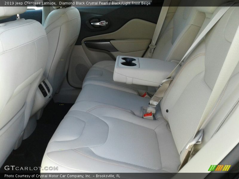Diamond Black Crystal Pearl / Black/Light Frost Beige 2019 Jeep Cherokee Latitude