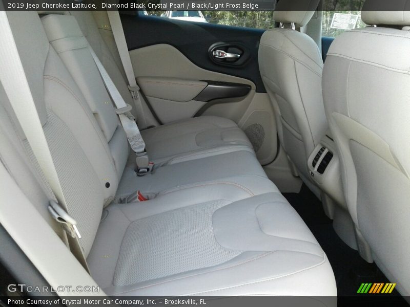Diamond Black Crystal Pearl / Black/Light Frost Beige 2019 Jeep Cherokee Latitude