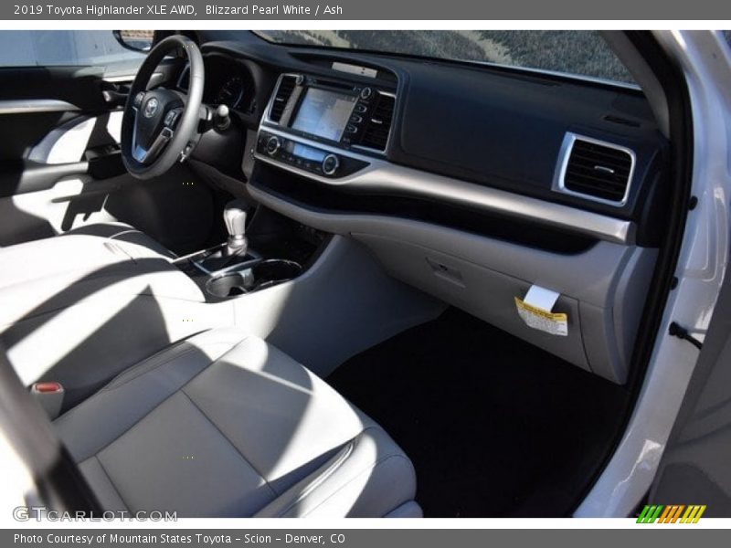 Blizzard Pearl White / Ash 2019 Toyota Highlander XLE AWD