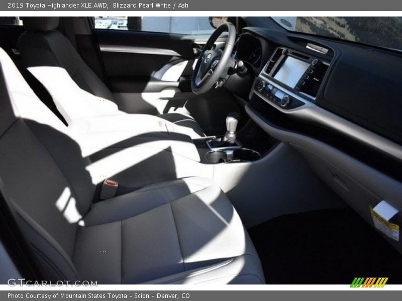 Blizzard Pearl White / Ash 2019 Toyota Highlander XLE AWD
