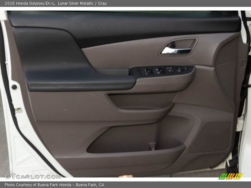 Lunar Silver Metallic / Gray 2016 Honda Odyssey EX-L