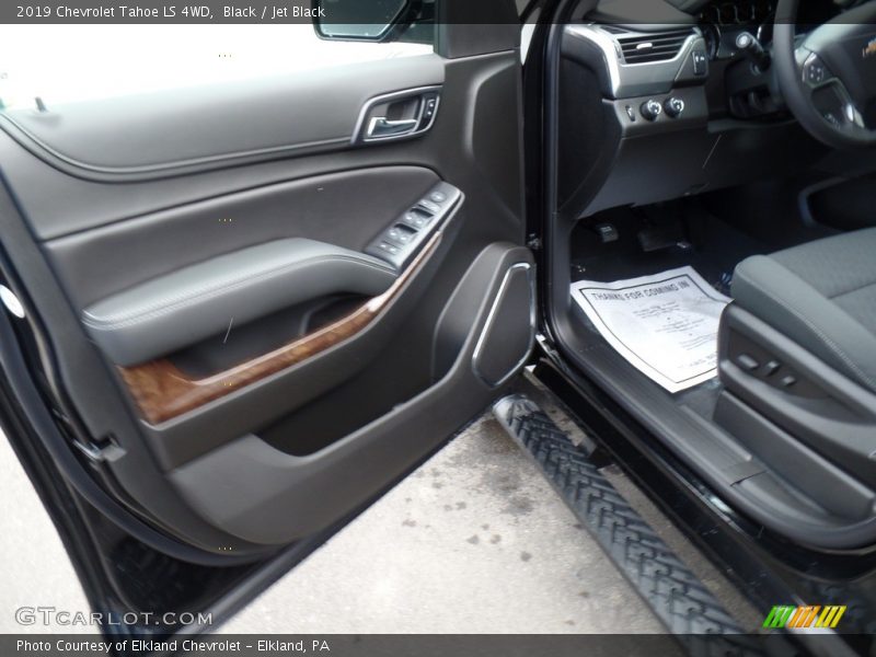 Black / Jet Black 2019 Chevrolet Tahoe LS 4WD