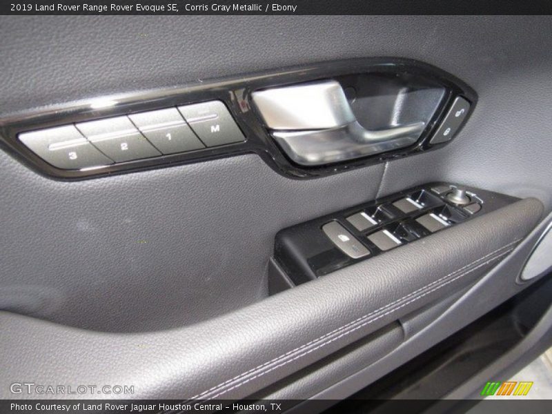 Controls of 2019 Range Rover Evoque SE
