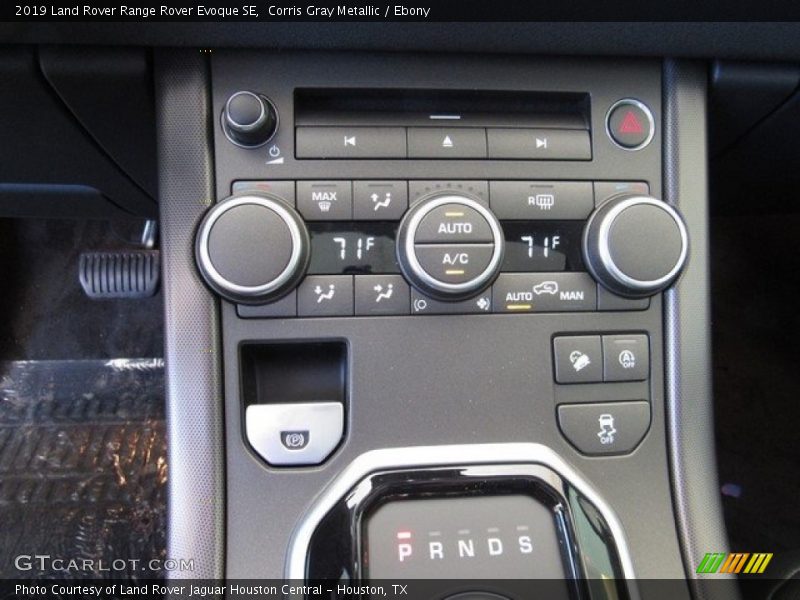 Controls of 2019 Range Rover Evoque SE