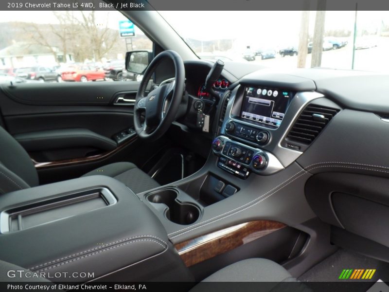 Black / Jet Black 2019 Chevrolet Tahoe LS 4WD