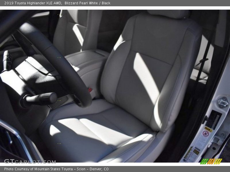 Blizzard Pearl White / Black 2019 Toyota Highlander XLE AWD
