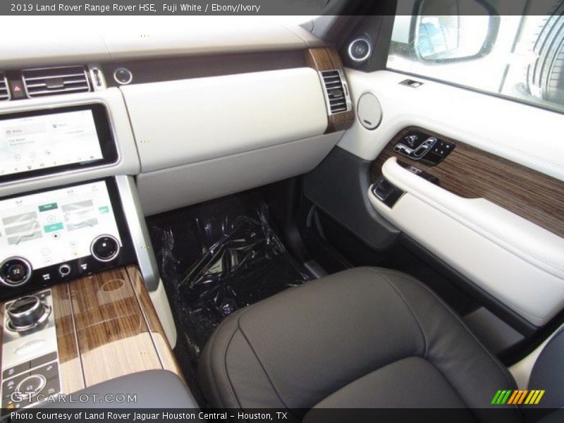 Fuji White / Ebony/Ivory 2019 Land Rover Range Rover HSE