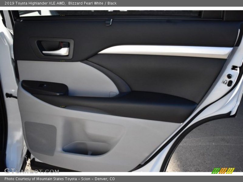 Blizzard Pearl White / Black 2019 Toyota Highlander XLE AWD