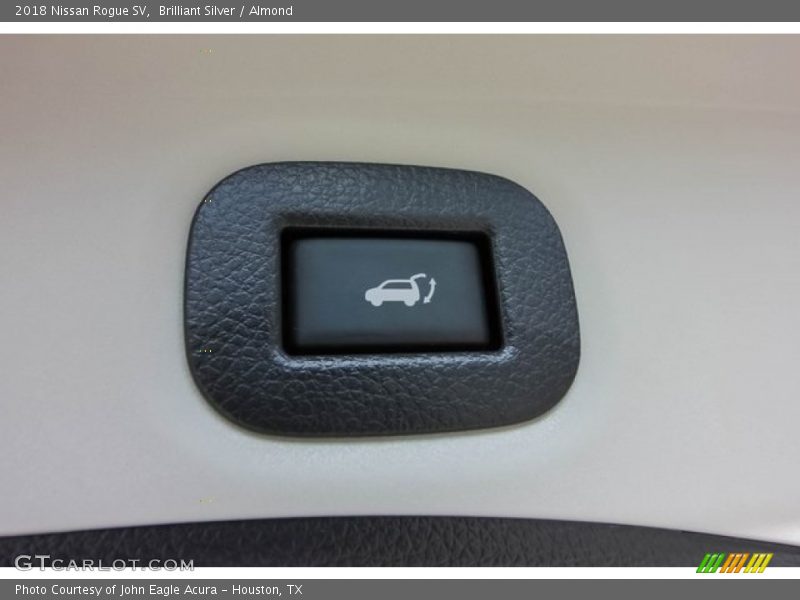 Brilliant Silver / Almond 2018 Nissan Rogue SV