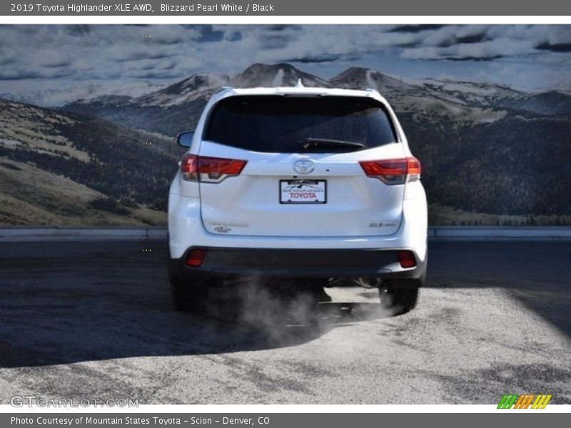 Blizzard Pearl White / Black 2019 Toyota Highlander XLE AWD