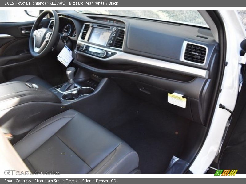 Blizzard Pearl White / Black 2019 Toyota Highlander XLE AWD
