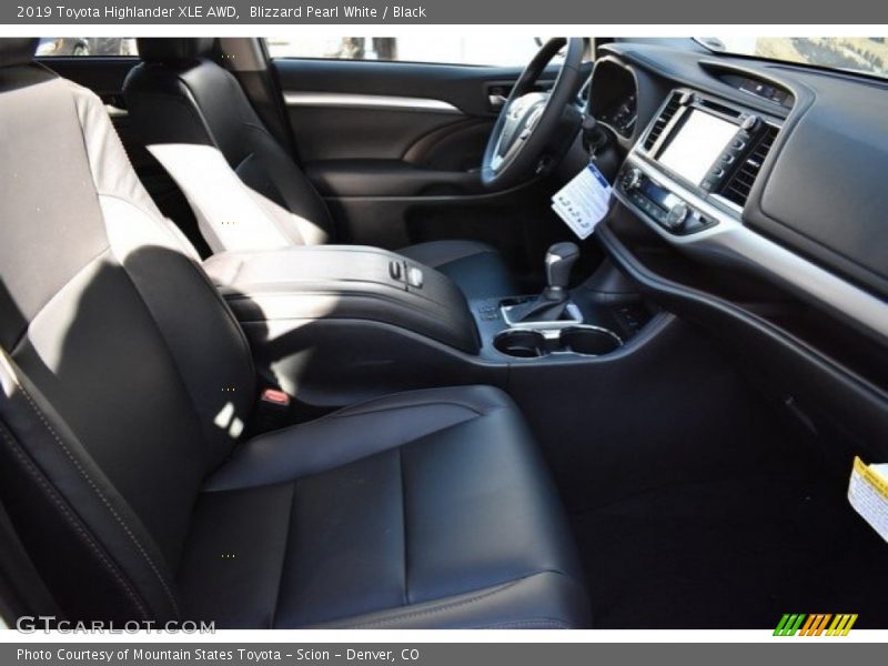 Blizzard Pearl White / Black 2019 Toyota Highlander XLE AWD