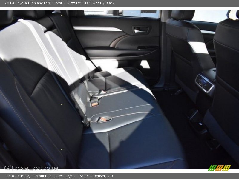 Blizzard Pearl White / Black 2019 Toyota Highlander XLE AWD