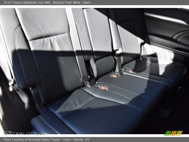 Blizzard Pearl White / Black 2019 Toyota Highlander XLE AWD