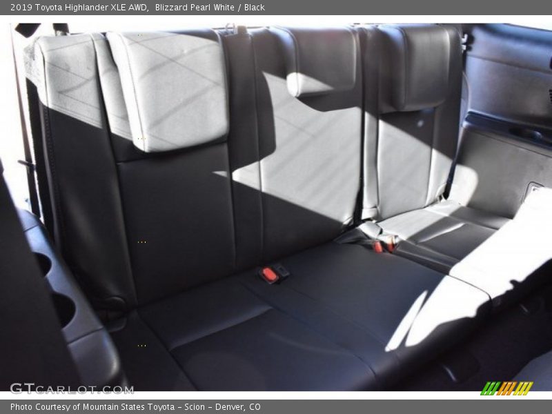 Blizzard Pearl White / Black 2019 Toyota Highlander XLE AWD
