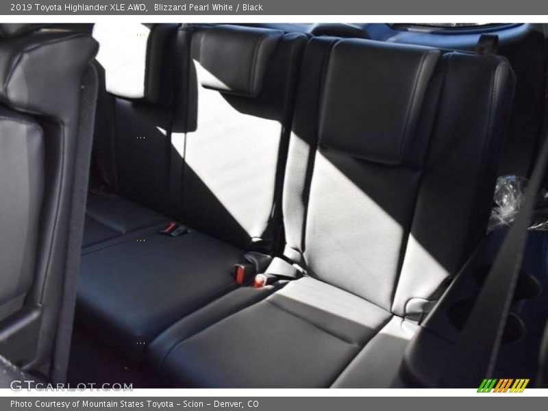 Blizzard Pearl White / Black 2019 Toyota Highlander XLE AWD