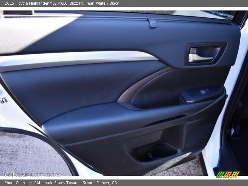 Blizzard Pearl White / Black 2019 Toyota Highlander XLE AWD