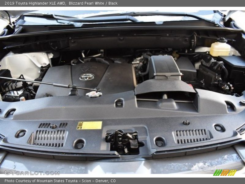 Blizzard Pearl White / Black 2019 Toyota Highlander XLE AWD