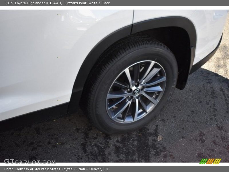 Blizzard Pearl White / Black 2019 Toyota Highlander XLE AWD