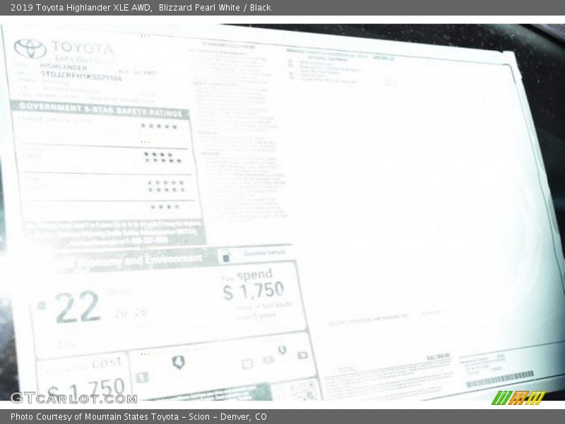 Blizzard Pearl White / Black 2019 Toyota Highlander XLE AWD