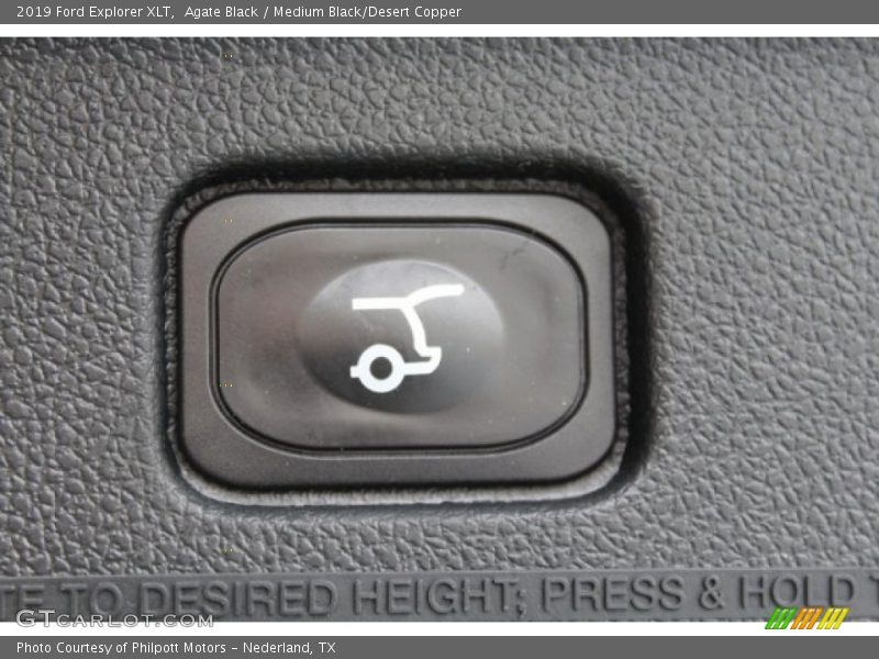 Agate Black / Medium Black/Desert Copper 2019 Ford Explorer XLT