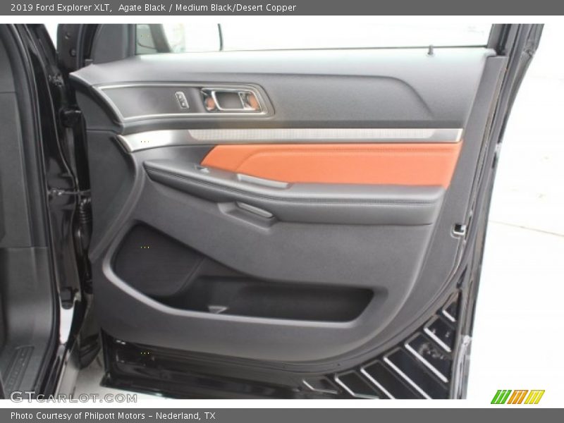 Agate Black / Medium Black/Desert Copper 2019 Ford Explorer XLT