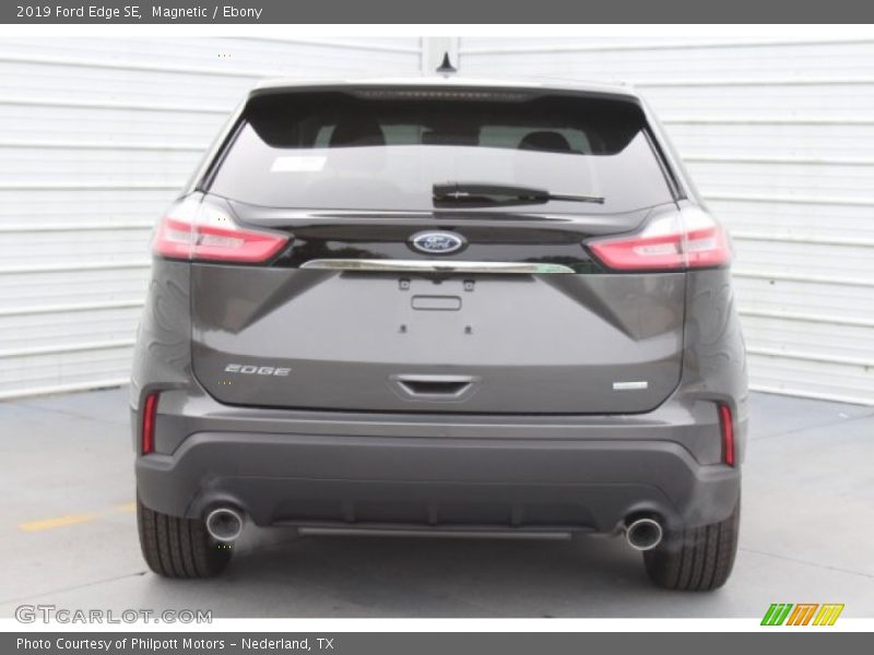 Magnetic / Ebony 2019 Ford Edge SE
