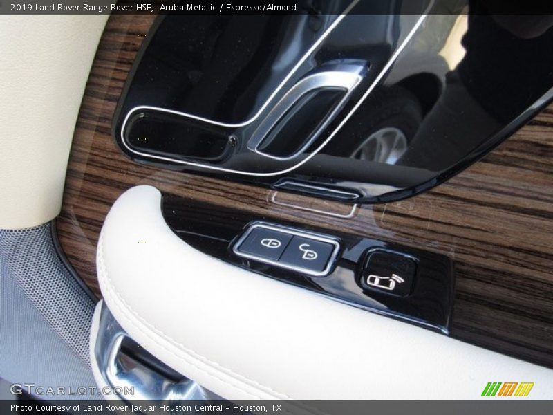 Controls of 2019 Range Rover HSE