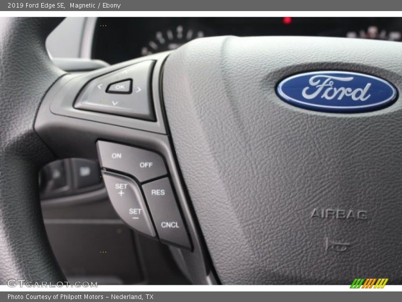 Magnetic / Ebony 2019 Ford Edge SE