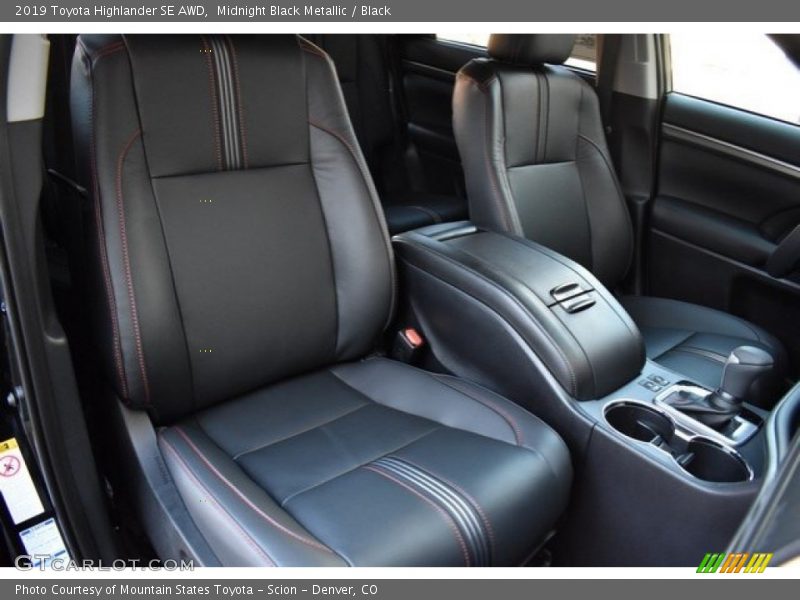 Midnight Black Metallic / Black 2019 Toyota Highlander SE AWD