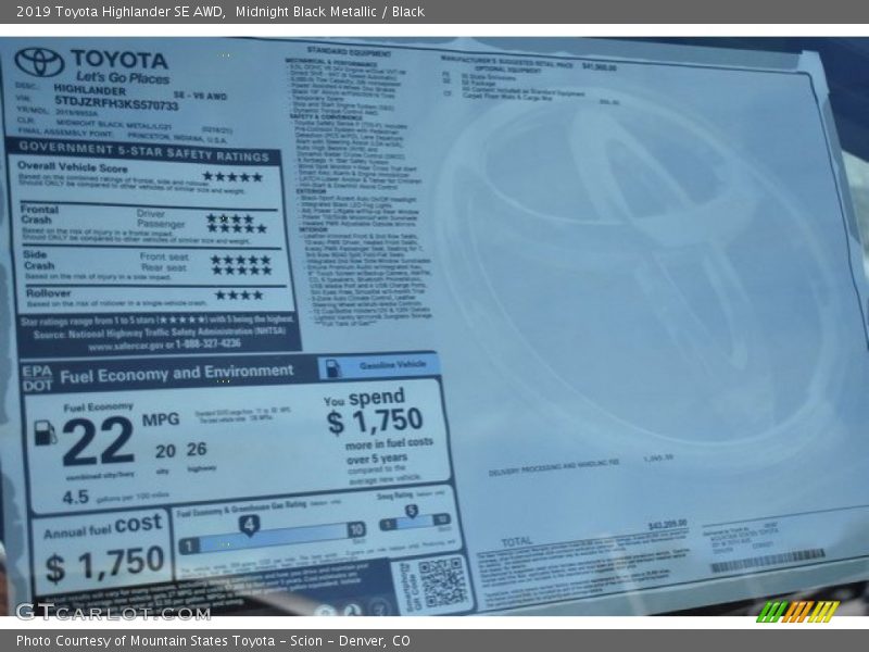 Midnight Black Metallic / Black 2019 Toyota Highlander SE AWD
